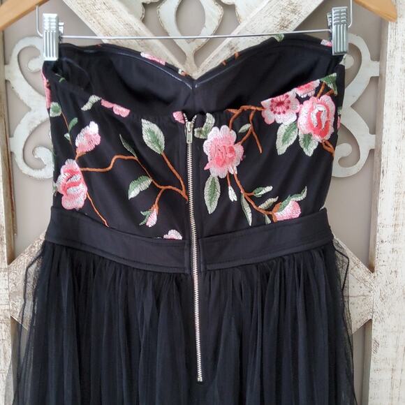 The Sang Women's Chiffon High Slit Strapless Maxi Dress in Black Floral - Picture 9 of 13